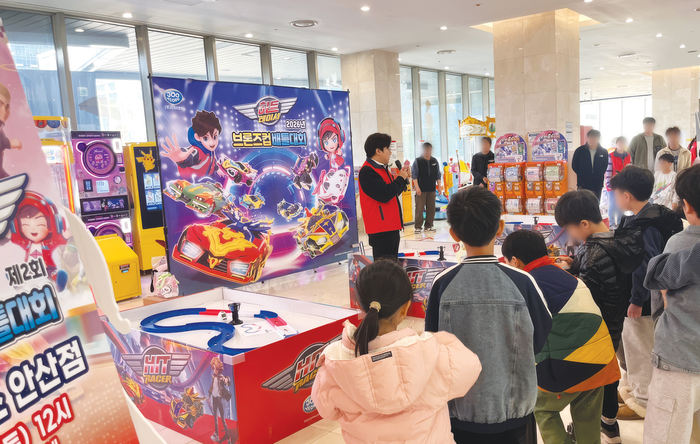 로커스, 완구 넘어 스포츠로 진화하는...